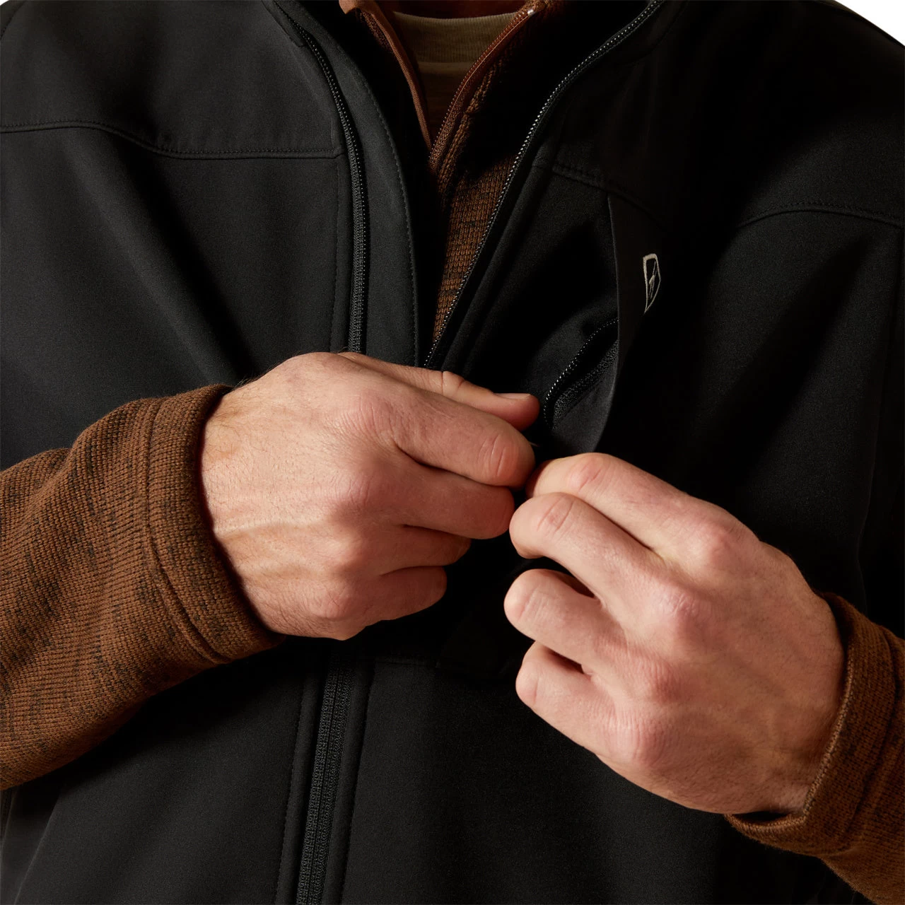 Ariat Men's Black Vernon Zip Softshell Vest 10062600 - Image 3